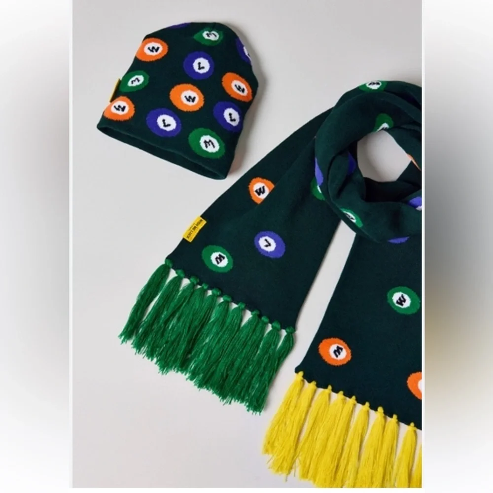 Urban Outfitters Wish Me Luck Billiard Pool Ball Knit Scarf and Beanie Set New